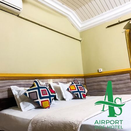 Airport Side Hotel Acra Exterior foto
