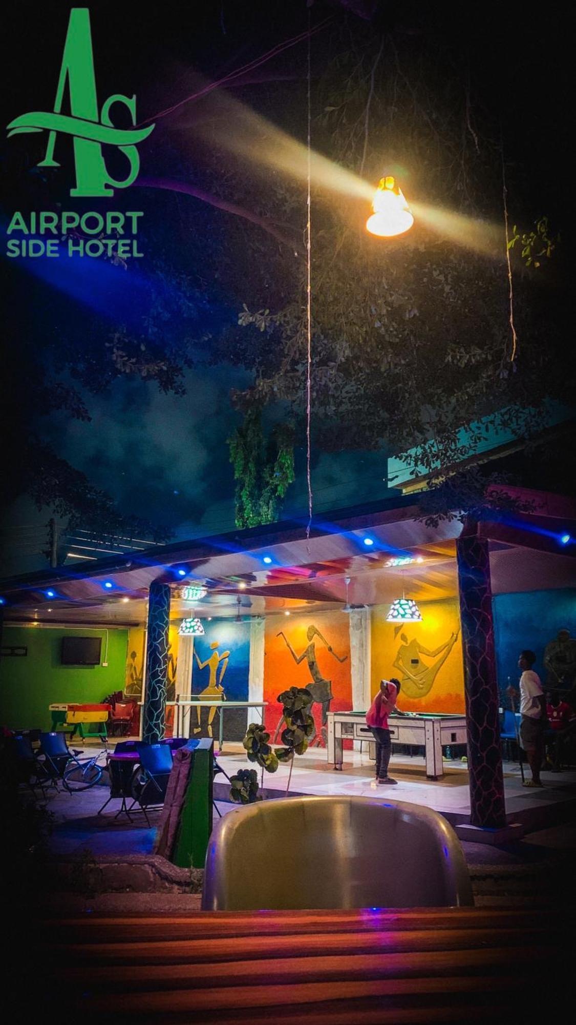 Airport Side Hotel Acra Exterior foto
