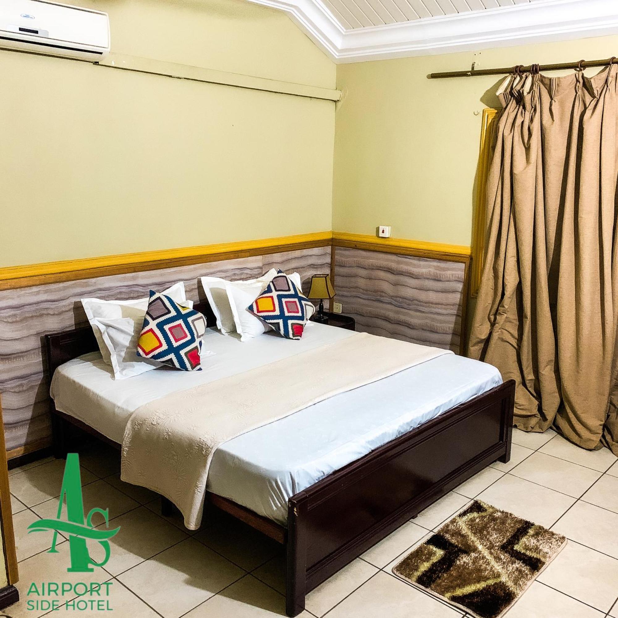 Airport Side Hotel Acra Exterior foto